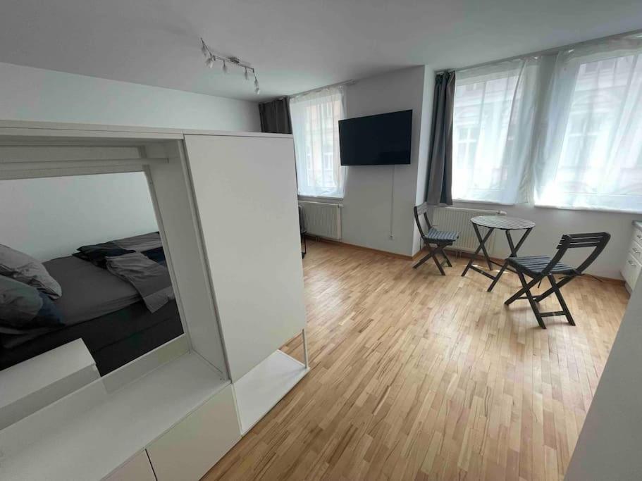 Apartment Next To Mariahilferstrasse เวียนนา ภายนอก รูปภาพ