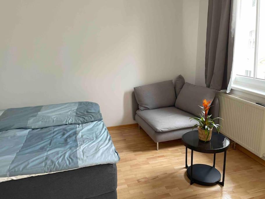 Apartment Next To Mariahilferstrasse เวียนนา ภายนอก รูปภาพ